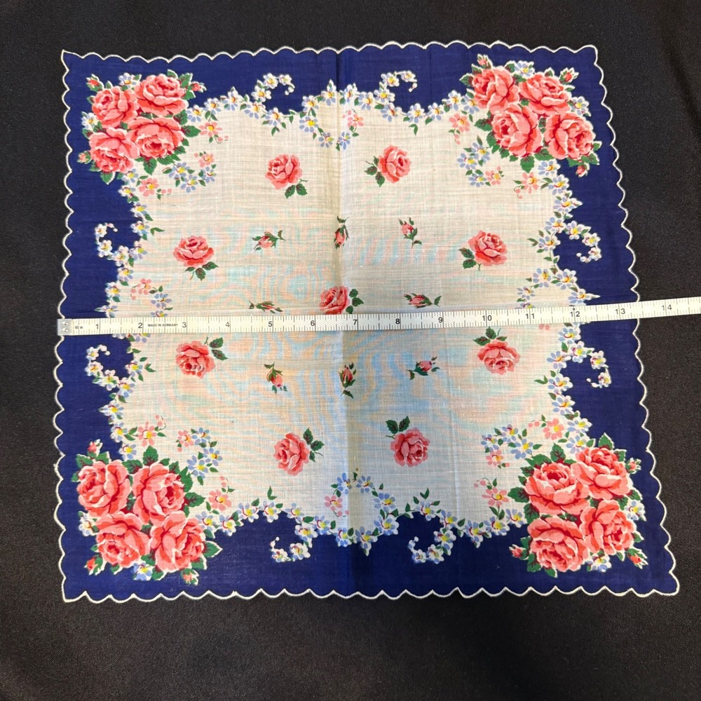Vintage Floral Hankie‎ Navy Border Pink Roses Scalloped Edge 1950s Cottagecore - Picture 4 of 4
